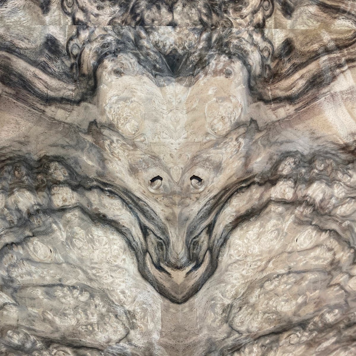 edjohnsonstudio's tweet image. Work in progress: Book-matching Burr Walnut in the workshop. More will be revealed soon…

#edwardjohnsonfurniture #bookmatching #burrwalnut #walnut #cabinetmaking #handcrafted #bespokefurntiure #workinprogress #contemporarydesign #craftsmanship