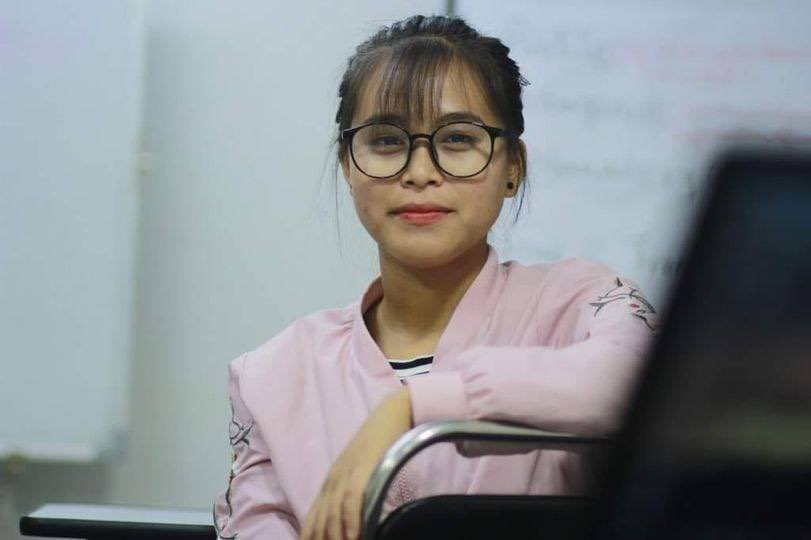 Ma LweAmPhaung,20 yo former TV correspondent at ShwePheeMyay News Agency, was arrested on Sep26 by Junta troops raid on her home in Lashio, N Shan State. She was transferred to No.1 Police Station on Oct1 t. #Oct3Coup  #WhatsHappeningInMyanmar