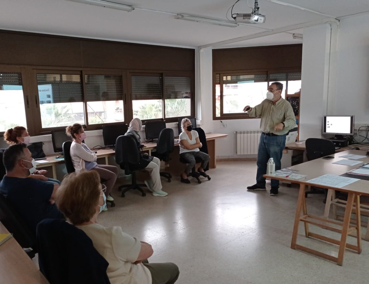 omniacpsfpalau's tweet photo. Iniciem els cursos del nostre Punt Òmnia‼️🎉
#compartimirades #puntomnia #xarxaomnia @xarxaomnia @punttic https://t.co/0v3dNycQIL