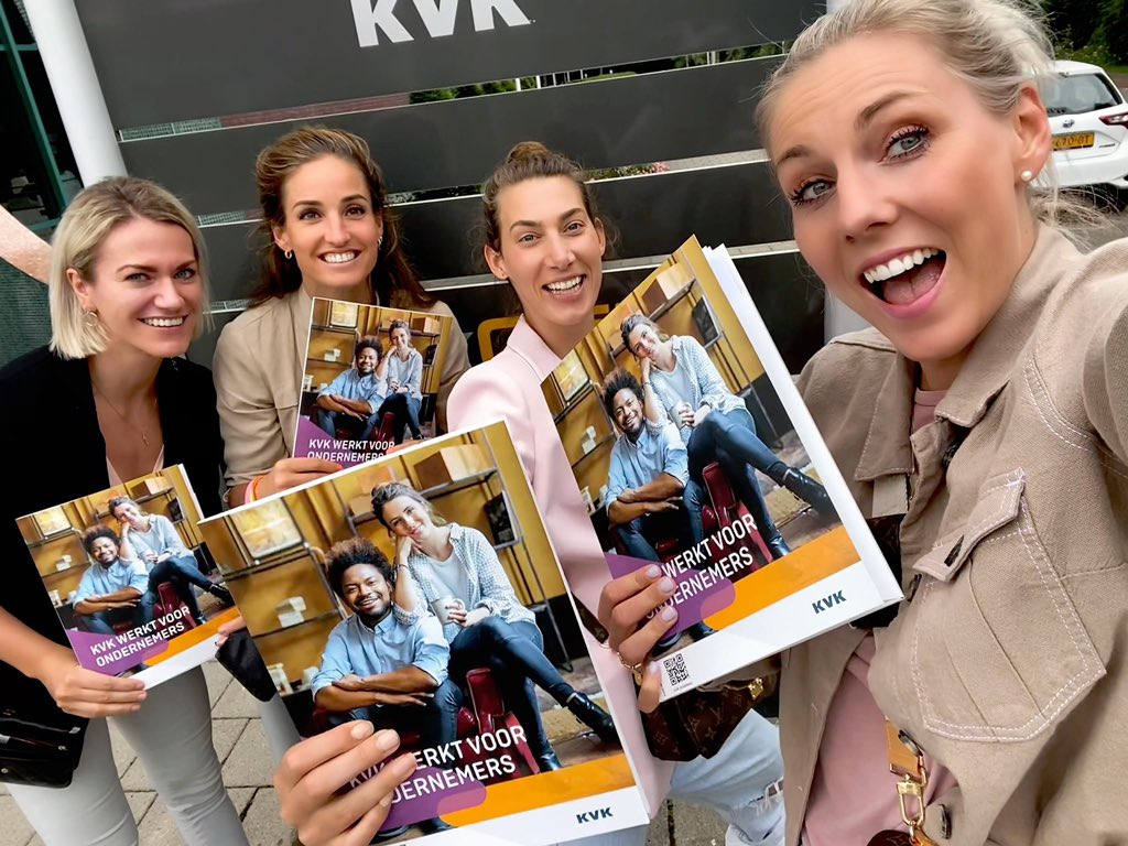 MareGrothu's tweet photo. This summer we didn’t just play 🏐

Hello Business world…🙋🏼‍♀️🙋🏻‍♀️🙋🏻‍♀️🙋🏼‍♀️

What do you think we are up to?😃 https://t.co/aThJSNDgXe