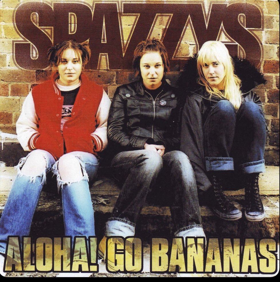 barpinhead's tweet photo. オープンしてまーす❗️
今週もよろしくお願い致します。

今夜は SPAZZYS の "ALOHA! GO BANANAS" からスタート‼️ 
���宵も皆様のお越しをお待ちしております😊⭐️

#spazzys
#ラモーンパンク
#barpinhead
#ピンヘッド 
#国分町 
#poppunk
#酒とロック
#パンクロック 
#喫煙可能店　
#fuckcovid19 https://t.co/i2sUmYMzXe