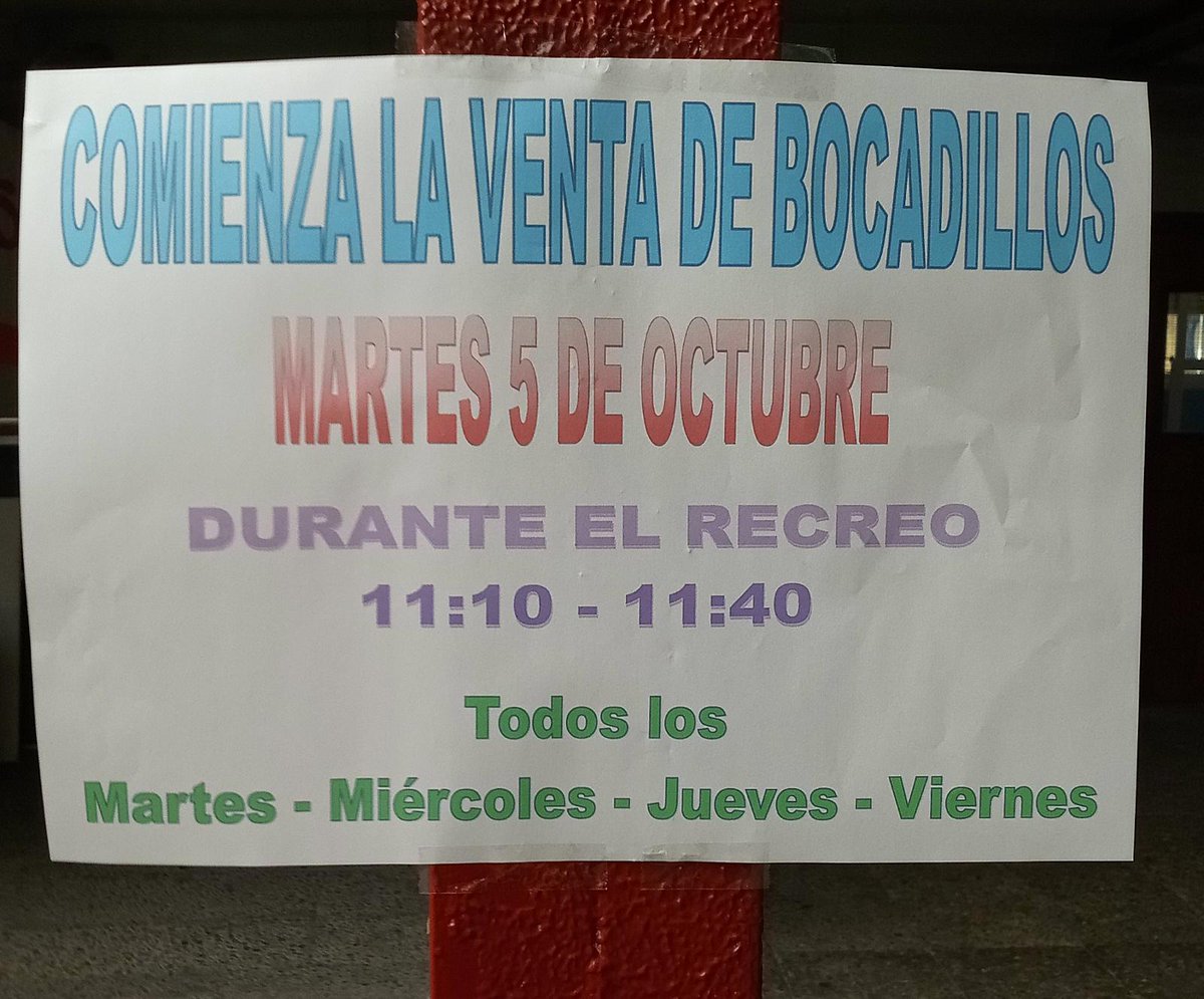 alejandrofol's tweet photo. En el @iespaluche comienza la venta de bocatas que tan ricos hacen desde el #taller #profesinal #comercio https://t.co/3HrkztiGa2