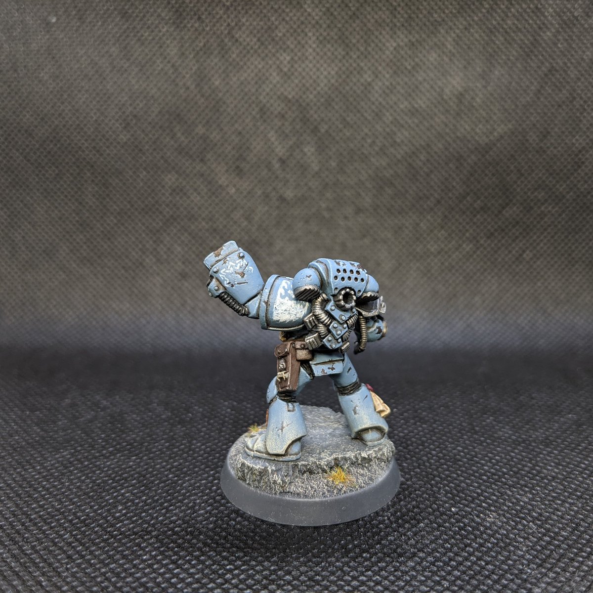 Gerry_B63's tweet photo. A recently finished #wolfguard pack leader to keep my Blood Claws in check. This mini was from the first ever pack I purchased, some Devastators back in the 90s. I hope you like him!
#spacewolves
#warhammercommunity
#warmongers
#PaintingWarhammer
@WarComTeam https://t.co/ZPnptf3F3V