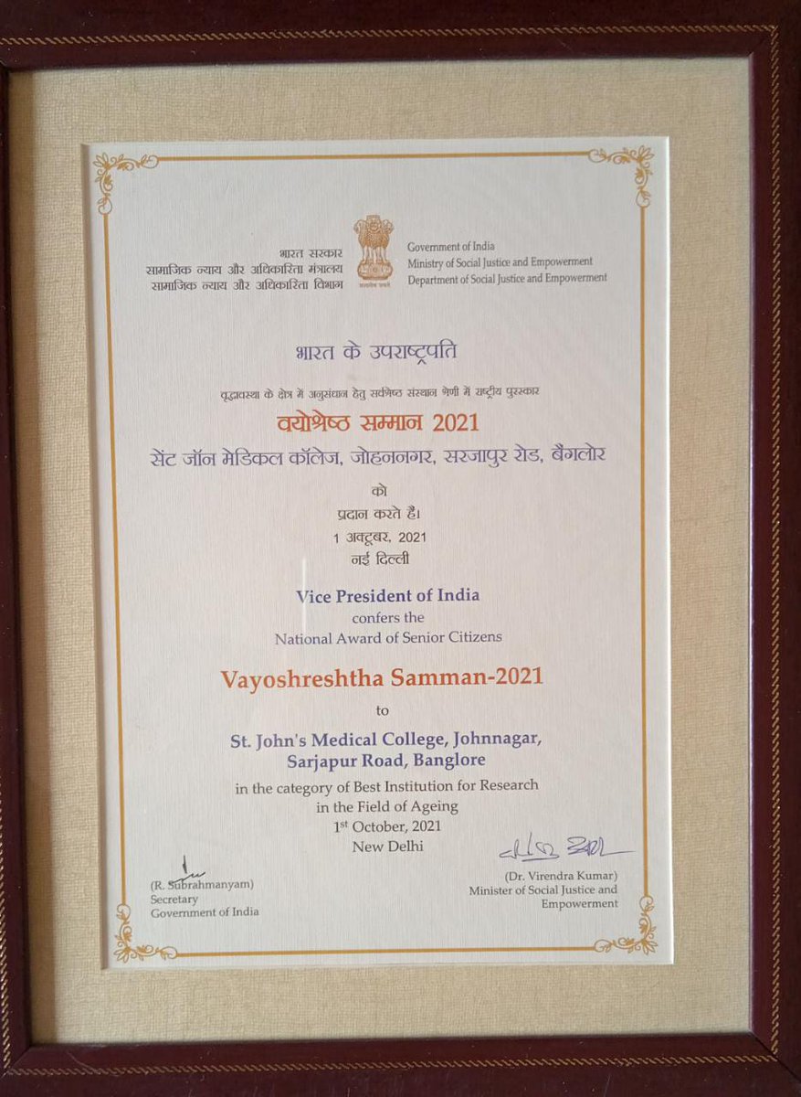 StJohns_Blr's tweet photo. The @MSJEGOI conferred #VayoshreshthaSamman-2021 Award to @StJohns_Blr #SJMC for 'Best Institution for research in field of Aging'
Hon'ble @VPSecretariat- Shri @MVenkaiahNaidu awarded this to #SJMC on Oct 1
Prof A Kasthuri &amp; Dr Pretesh K received award on behalf of Institution https://t.co/RYf0R6rGe9