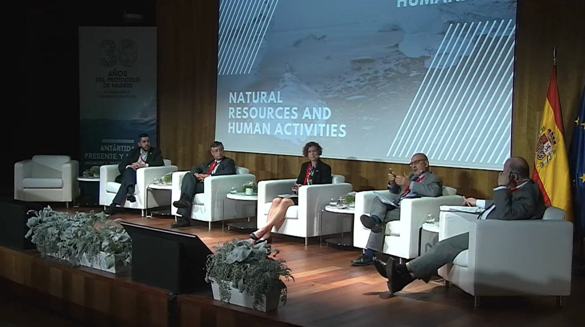 AntarcticaSouth's tweet image. There will always be more things to learn, but we know enough now to make precautionary decisions to protect the #environment – Claire Christian today at the #MadridProtocol commemorative event. 

#PrecautionaryApproach #CallOnCCAMLR #CCAMLR #Antarctica #PrecautionaryPrinciple