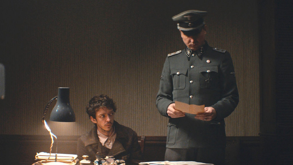 cinemuach's tweet photo. Ada satu film bagus nih!

Seorang tahanan Yahudi di kamp Nazi harus berpura2 jd orang Persia agar terhindar dari eksekusi mati. Tentu ada bayarannya, dia harus mengajari si komandan Nazi-nya bahasa Persia, bahasa yg sama sekali bukan bahasanya.

Asli sepanjang nonton tegang! 😱 https://t.co/W2RgLaPxPG