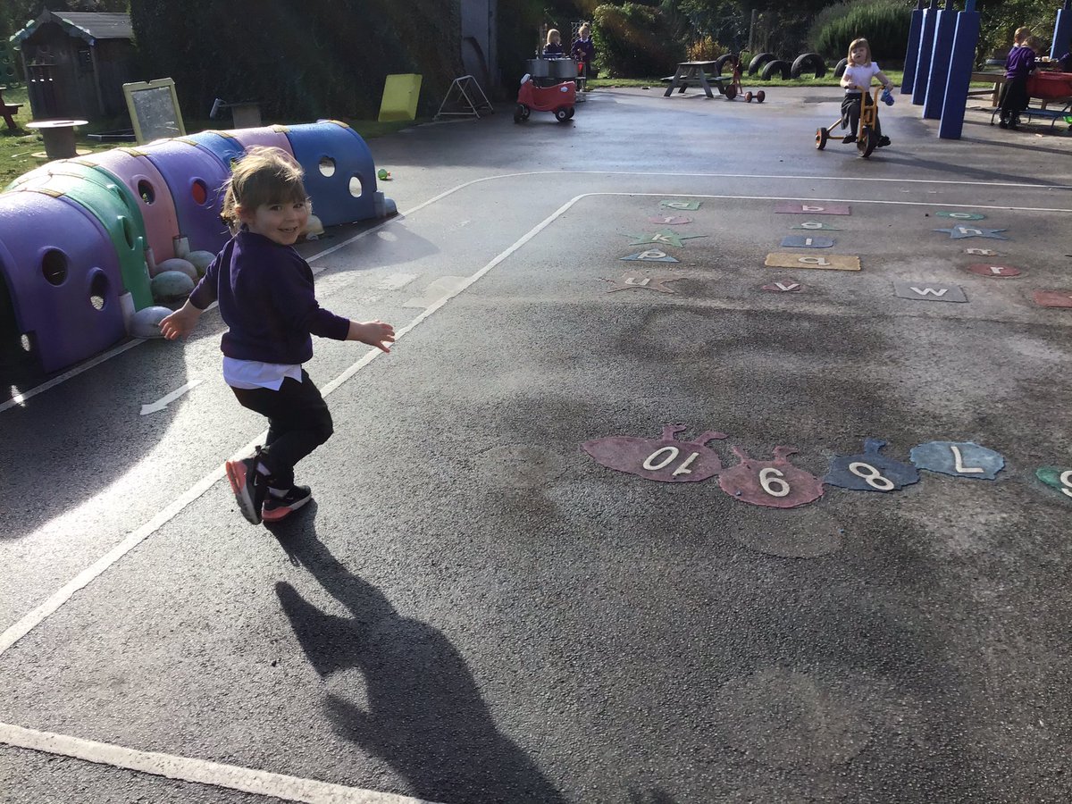 aspear_'s tweet photo. Busy busy in nursery this morning. We’ve had lots of playdoh cakes today that were very yummy!! 🍰 @MissWhitehurst_ @RowParkAcademy https://t.co/dBP5A12GLd