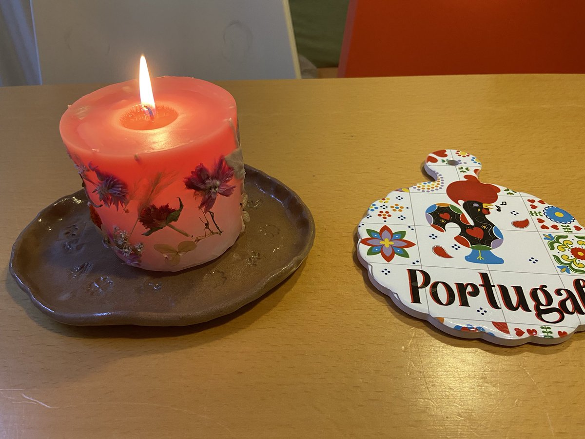 msyrksa's tweet photo. 初めてのキャンドル作り🕯✨
我ながら可愛く出来たのではないでしょうか😊💕
隣は近くに新しく出来たお店で一目惚れして購入❣️
今日は女子力上がったな(^^)v
＃ボタニカルキャンドル
#女子力高め
#北欧系 https://t.co/wQHWLVdktl
