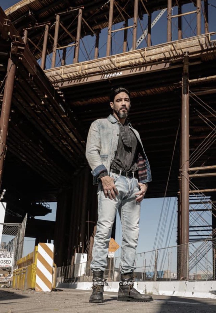 alanabcardenas's tweet photo. Giving me Statue of An Angel vibe #mayansmc #mayansfx #claytoncardenas #pointshootthink https://t.co/F2BqqXiLAL