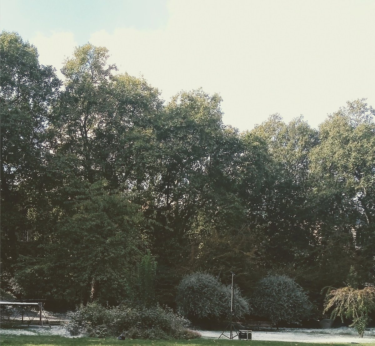 perditact's tweet image. It's frosty December in - part of - Gordon Square today. #filminginprogress