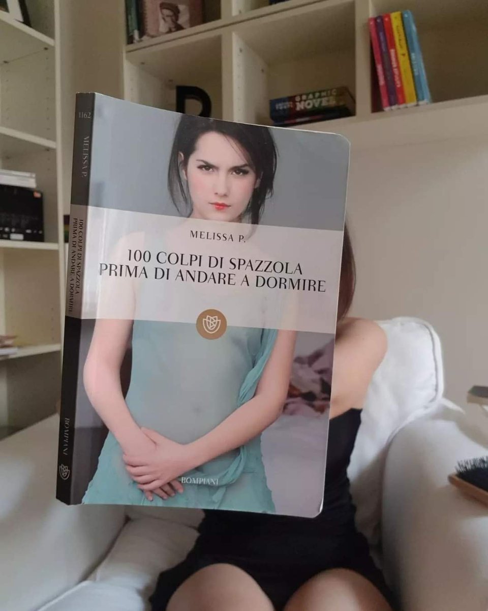 Mercoledì 6 ottobre alle 21.30 a Bologna, per WeReading, leggerò e commenterò dei brani da "100 Colpi di Spazzola" all'oratorio di San Filippo Neri. Aggiungo solo: è un libro fondamentale della mia adolescenza. L'ingresso è gratuito (bisogna prenotarsi ➡️ eventbrite.it/e/biglietti-fu…)