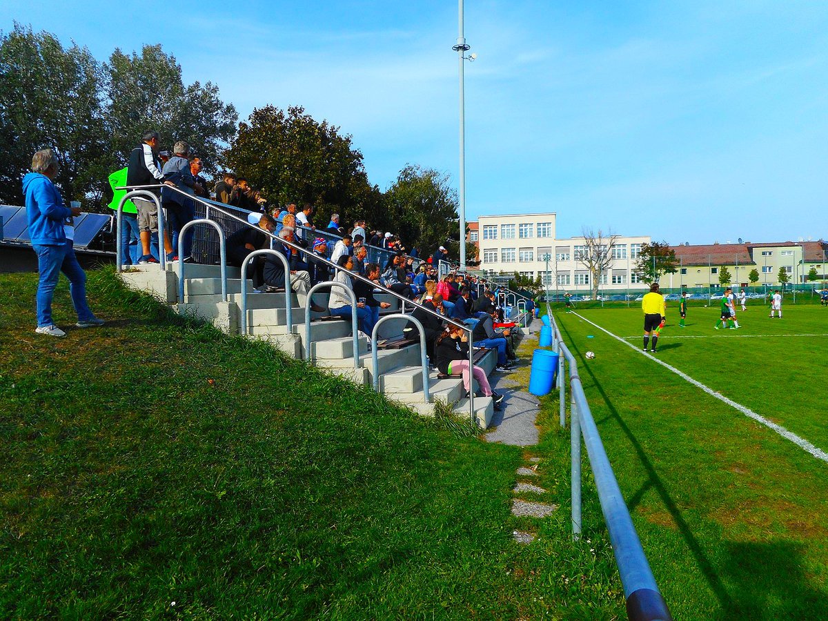 danifdl's tweet photo. Hellas Kagran - Floridsdorfer AC Amat.
🗓️ 2/10/2021
🏆 2.Landesliga Wien (Austria)
🏟️ PFA Sport Arena
#groundhopping #NonLeague #Wien #Hellas #Kagran https://t.co/yMNQLCwqBN