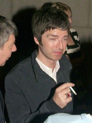 liam and noel every six hours tweet media