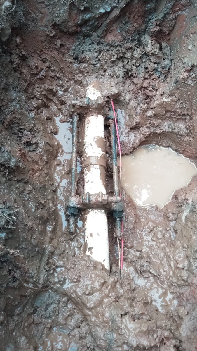 wilfhamby's tweet photo. Great way to start my Monday morning. #mudwork Leak on whole 3 has been repaired.@BearTraceHB https://t.co/6KTxOW6h5z
