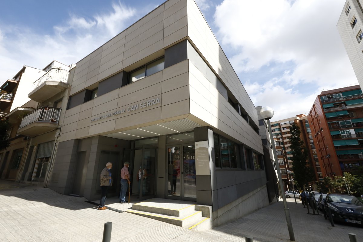 LHAjuntament's tweet photo. #LHospitalet apertura #casals con seguridad #LHSalut
☑️ Aforo del 70%
☑️ Auxiliar abre y cierra casal
☑️ Sí juegos de mesa, coral, baile en línia (sin contacto), yoga
☑️ Sí gel y mascarilla
⛔️No comer ni beber
⛔️No hay bar, peluquería ni podologia
👉 https://t.co/whr22qFgyt https://t.co/vI7rm0oLVT