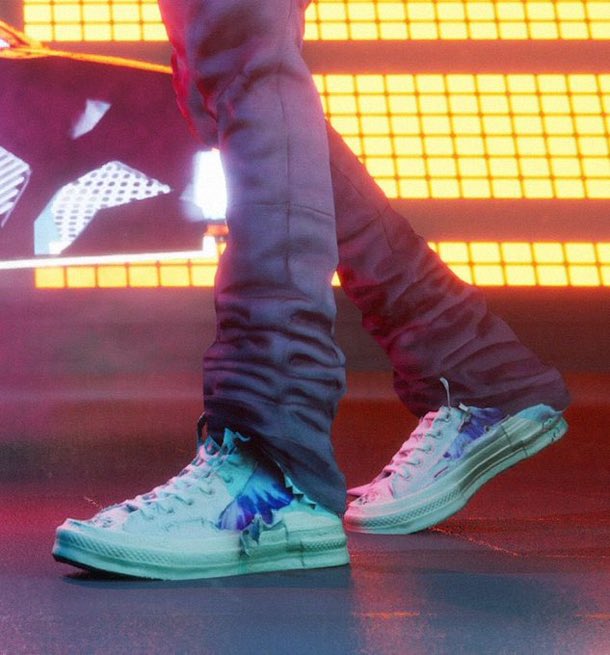 sga converse on feet