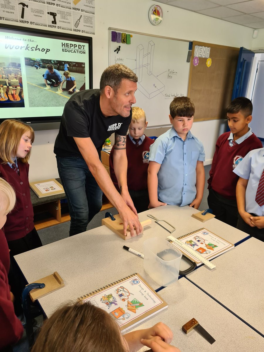 Y4church_prim's tweet photo. We have been designing and starting to make a catapult this morning with @heppdt #sawing #measuring #sanding @church_prim https://t.co/vWqbWRyGWJ