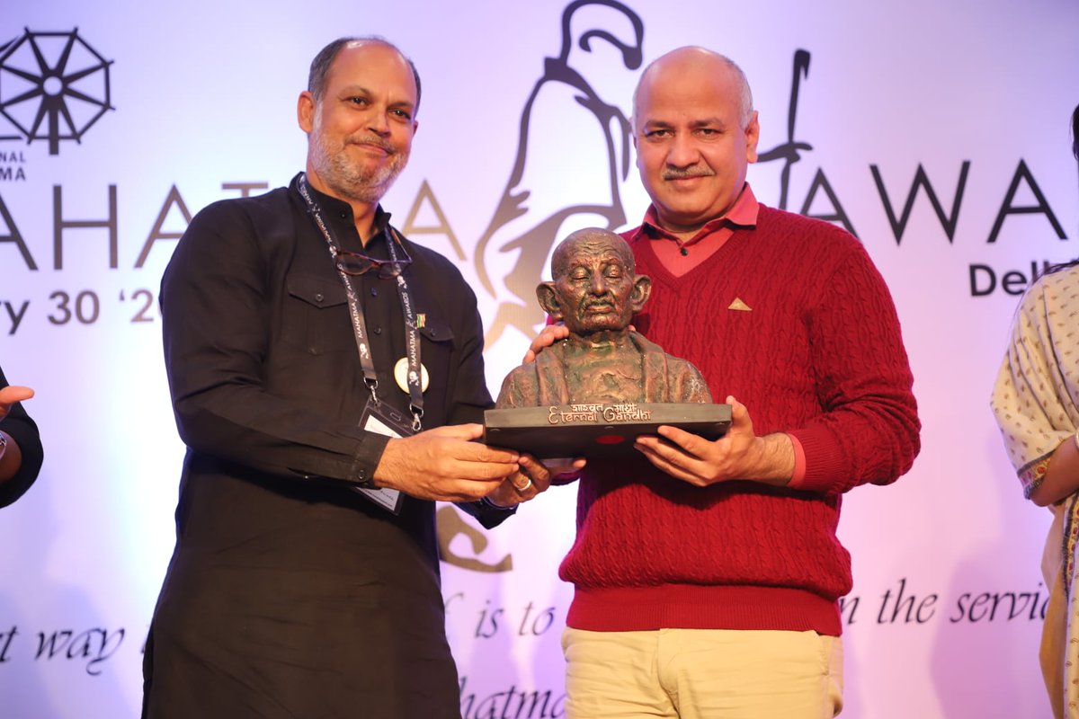 CSR Man of India (@amitsmahatma) on Twitter photo presenting <a href="/msisodia/">Manish Sisodia</a> honorable deputy chief minister of NCT of Delhi with prestigious <a href="/mahatmaaward/">Mahatma Award | महात्मा पुरस्कार</a> for his exemplary work in education. Keep at it Manish ji !
#mahatmaaward #mahatmapuraskar #mahatmasamman #amitsachdeva #amitsmahatma presenting <a href="/msisodia/">Manish Sisodia</a> honorable deputy chief minister of NCT of Delhi with prestigious <a href="/mahatmaaward/">Mahatma Award | महात्मा पुरस्कार</a> for his exemplary work in education. Keep at it Manish ji !
#mahatmaaward #mahatmapuraskar #mahatmasamman #amitsachdeva #amitsmahatma
