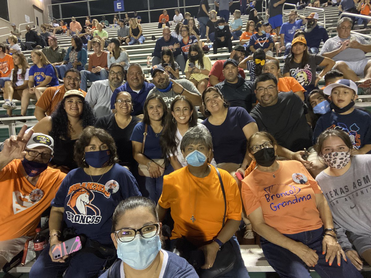 DaNellyZana's tweet photo. Thankful and blessed to have my family and church family coming out to support @Luda1130! #30 has my 🧡! https://t.co/4ys0Momwd5
