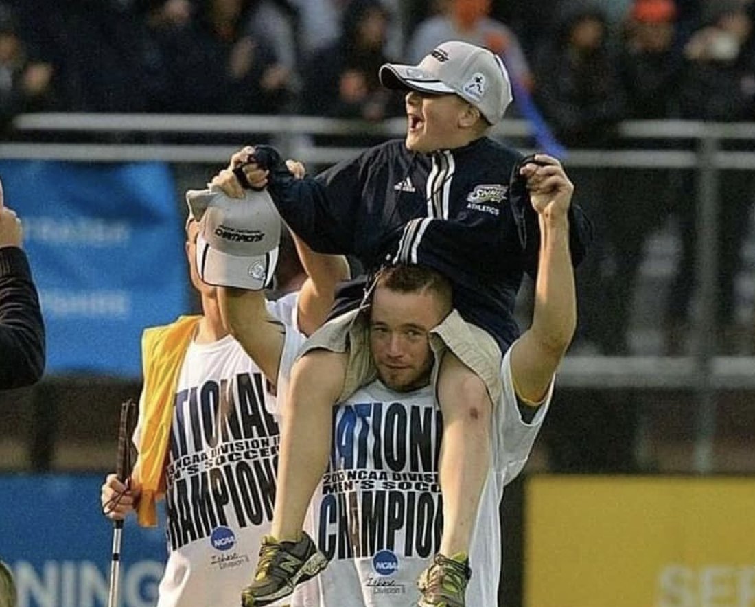 SNHUOnCampus's tweet photo. PERSISTENCE PLUS: With an incredible spirit, determination, and a hashtag of his own, Ryan Menter has made an immense  contribution to the campus community. His story is one of resilience, hard work and a never quit attitude. #fightlikeryan https://t.co/gP7QJJ8G3C https://t.co/EE6sXa3E9w