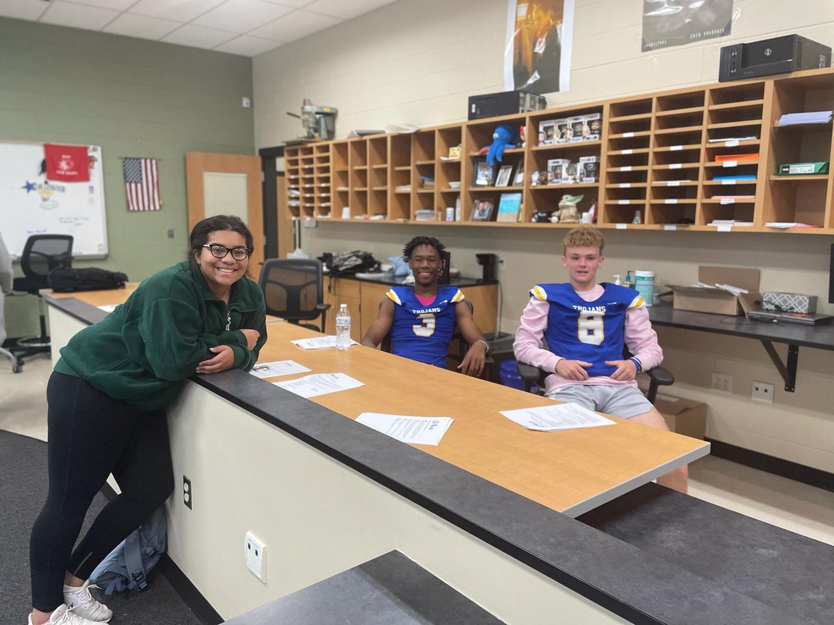 MillstreamCC's tweet image. Last Friday we ended the week at @millstreamcc with some great collaboration between our Media Productions and Marketing programs. They developed their skills by teaming with @armarketing right here in Findlay for an advertisement. #theSTREAM #corevalue2 #developskills