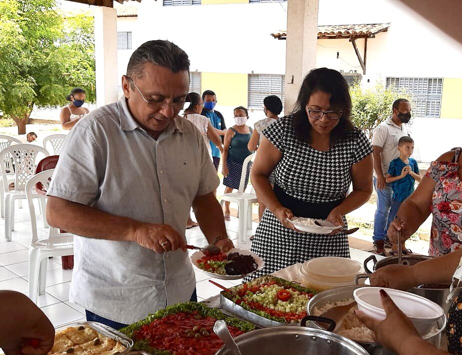 vereadorduduthe's tweet photo. Conhecendo as demandas da população do Torquato Neto, zona Sul de Teresina. Muito obrigado aos moradores pela recepção e pelo almoço maravilhoso! 🤝
#VereadorDudu #OVereadordoTrabalho #ZonaSul #TorquatoNeto https://t.co/e1auopp2Z4