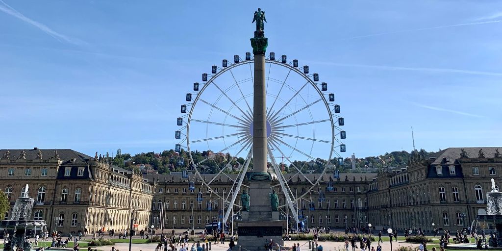 enjoy_stuttgart's tweet photo. Sagt Hallo zu "Stuttgart's Äugle" 😁🙏. Können es kaum erwarten eine Runde zu fahren und den 👀 fantastischen Ausblick über Stuttgart zu genießen ! Wer hat schon eine Runde gedreht 😊? PS: Das Riesenrad bleibt bis Ende des Jahres  😉. #enjoystuttgart https://t.co/dzGXEB0c0T