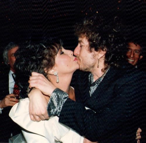 DefDylan's tweet image. I want to believe that Bob Dylan wrote “Emotionally Yours” for Elizabeth Taylor