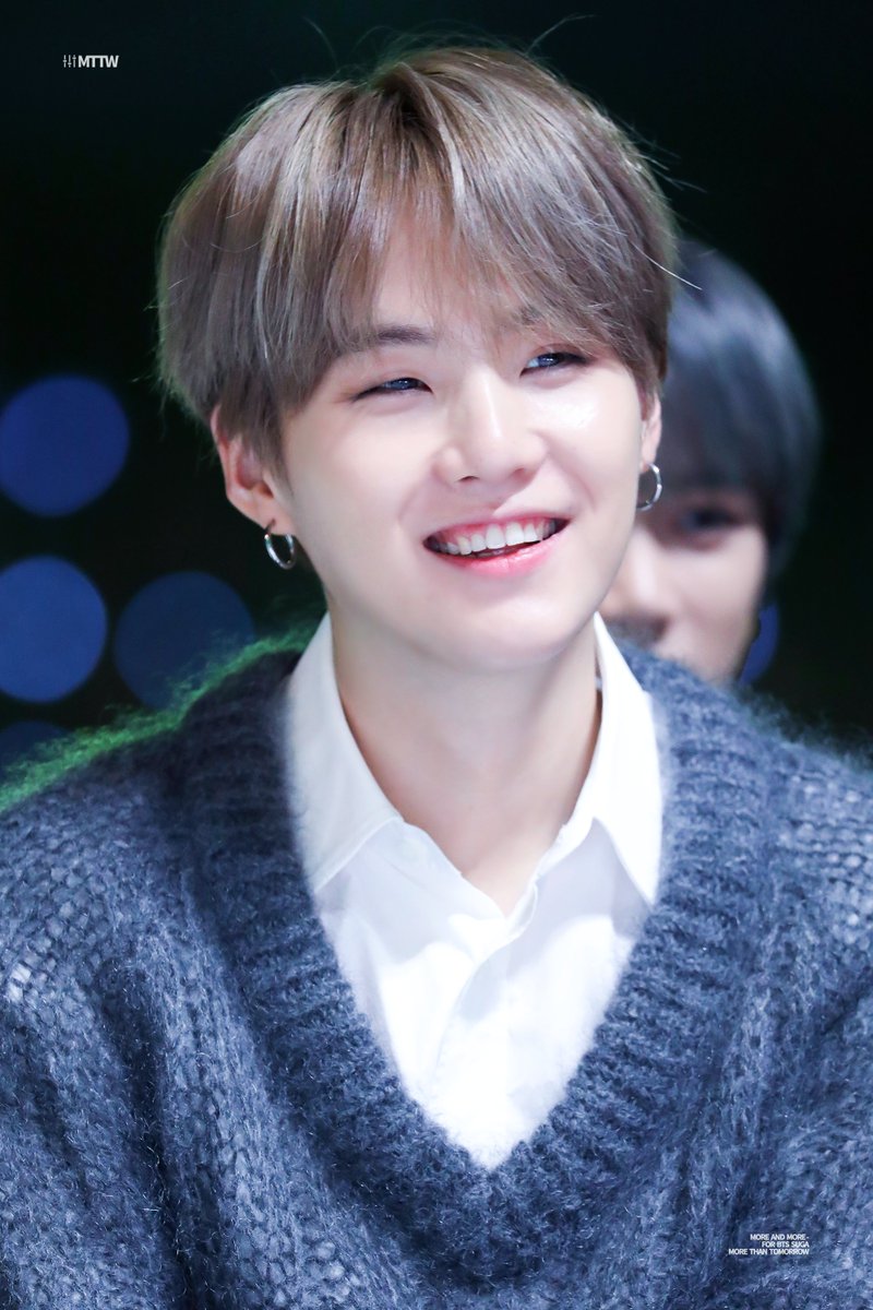 Yoongi is my world ⁷ 🐰🐱🍊 tweet media