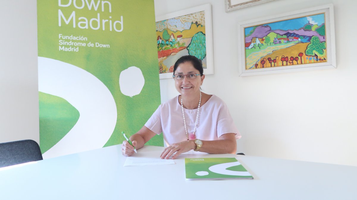 DownMadrid's tweet photo. Seguimos trabajando para fomentar la empleabilidad de las personas con discapacidad intelectual a través del #TrabajoEnRed

📸 Firmamos convenio con el @grupo_sifu para el desarrollo de acciones formativas en el Servicio de Empleo #SERPAIS

https://t.co/l1QewXPqsM https://t.co/zaeERdXck2