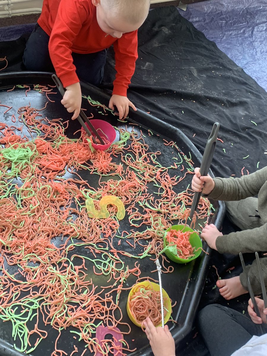 GCPSMuddyBairns's tweet photo. The best afternoon with @LittleLearnersNT 👣🌈🤎 @GreenfieldsCPS https://t.co/ScvvO1Gbd4