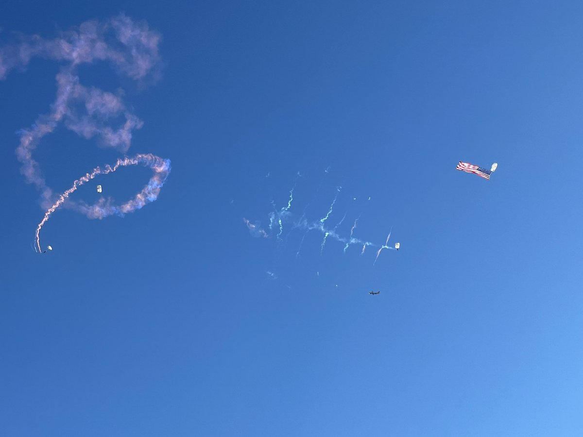 teamfastrax's tweet image. Day 2 of the Albuquerque International @balloonfiesta brought 2 more #OnTimeOnTarget performances from #AmericasSkydivingTeam

These performances were dedicated to Marine Sergeant Camella M. Steedley.  Sgt Steedley died October 3, 2012 while supporting Operation Enduring Freedom