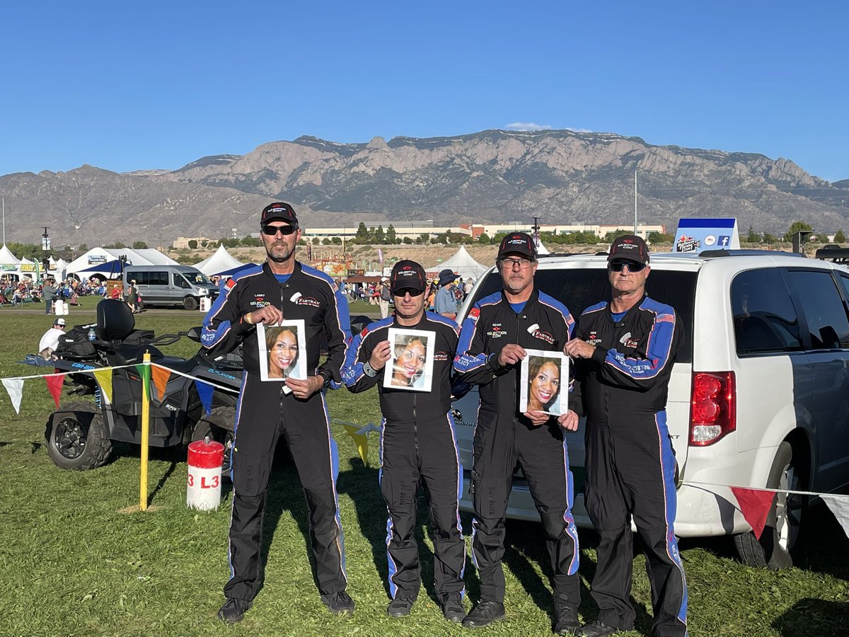 teamfastrax's tweet image. Day 2 of the Albuquerque International @balloonfiesta brought 2 more #OnTimeOnTarget performances from #AmericasSkydivingTeam

These performances were dedicated to Marine Sergeant Camella M. Steedley.  Sgt Steedley died October 3, 2012 while supporting Operation Enduring Freedom