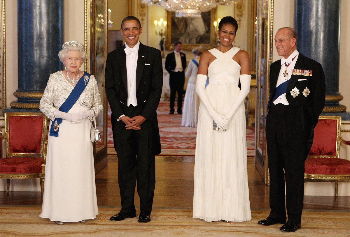 AngelaWalker_1's tweet photo. @antifaoperative Happy Anniversary Michelle &amp; Barrack Obama. https://t.co/foUAcplLzj
