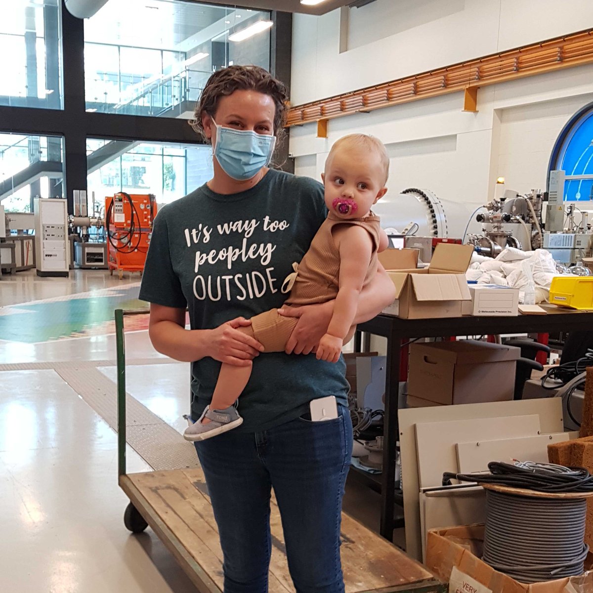 Lalonde_AMS's tweet photo. There were lots of helpers on hand during the install! #MICADAS #radiocarbon https://t.co/Jlj4CmnxaQ