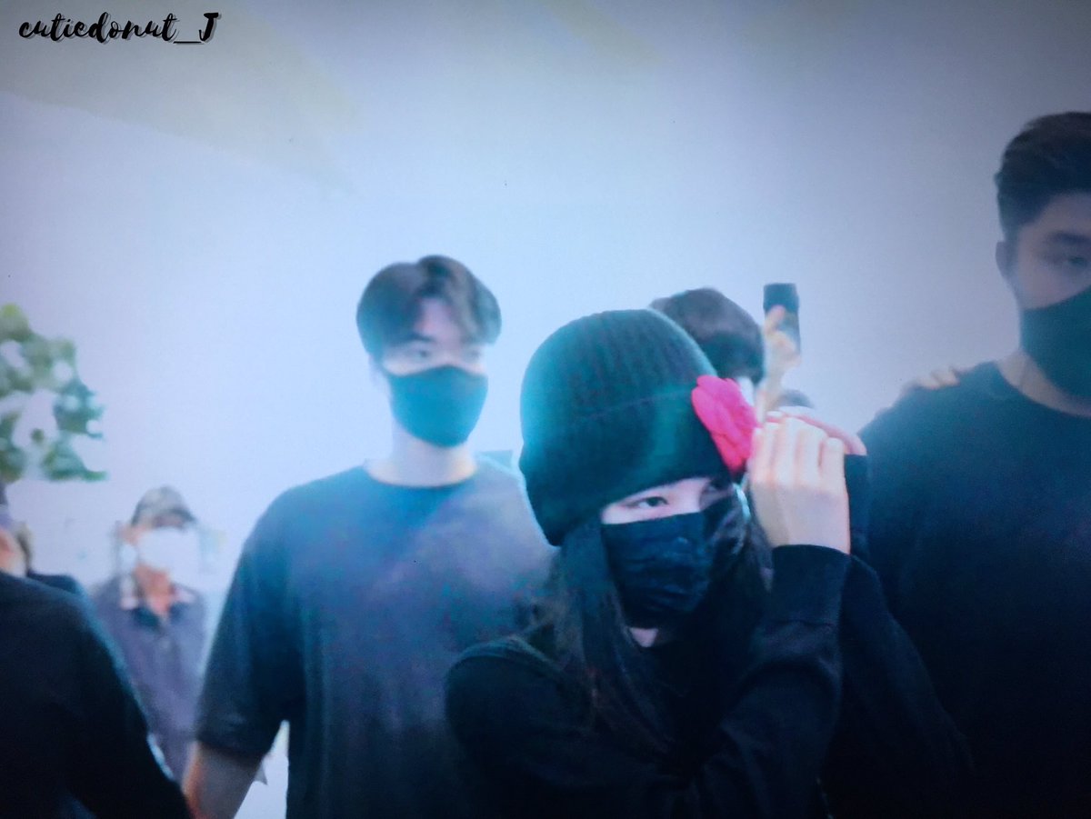 cutiedonut_JENNIE tweet media