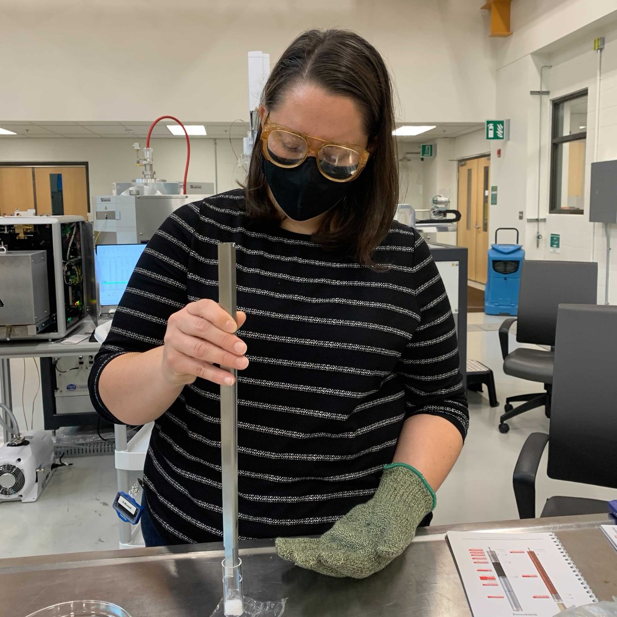 Lalonde_AMS's tweet photo. Sarah very stylishly prepping an ash bucket for the new EA system during our IRMS training. #elementar #MICADAS #radiocarbon https://t.co/oTIc9XcOJk