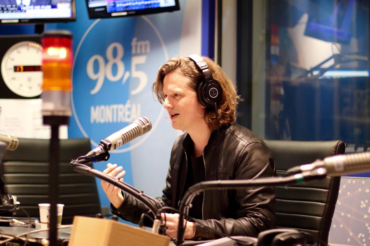 98.5 FM (@le985fm) on Twitter photo 💲 Chronique de <a href="/PYMcsween/">Pierre-Yves McSween</a> au 🎤 de @PaulArcand | Au menu, lundi :
➡️ «Pandora Papers» : la goutte qui fait déborder le vase :
Jacques Villeneuve et Elvis Stojko éclaboussés.
➡️ Taxe de «bienvenue»: les gloutons des hôtels de villes
💲🔊 Écoutez 👉bit.ly/3BcmELX 💲 Chronique de <a href="/PYMcsween/">Pierre-Yves McSween</a> au 🎤 de @PaulArcand | Au menu, lundi :
➡️ «Pandora Papers» : la goutte qui fait déborder le vase :
Jacques Villeneuve et Elvis Stojko éclaboussés.
➡️ Taxe de «bienvenue»: les gloutons des hôtels de villes
💲🔊 Écoutez 👉bit.ly/3BcmELX
