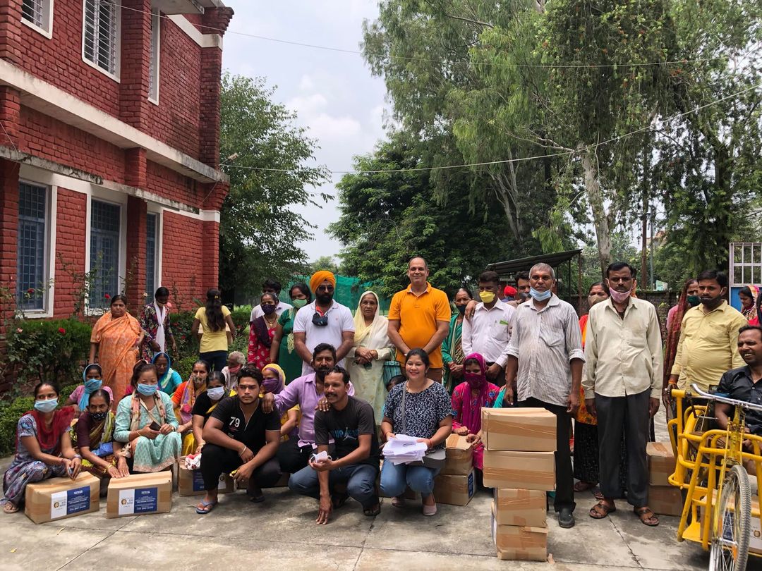 Humanitarian work during Covid-19 in India 
 #amitsachdeva #mugdhaarora #mahatma #mahatmagandhi #mahatmaaward #csrliveweek #csrshow #amitmahatma #amitsachdeva #amitsachdevamahatma #Bapu #Covid_19