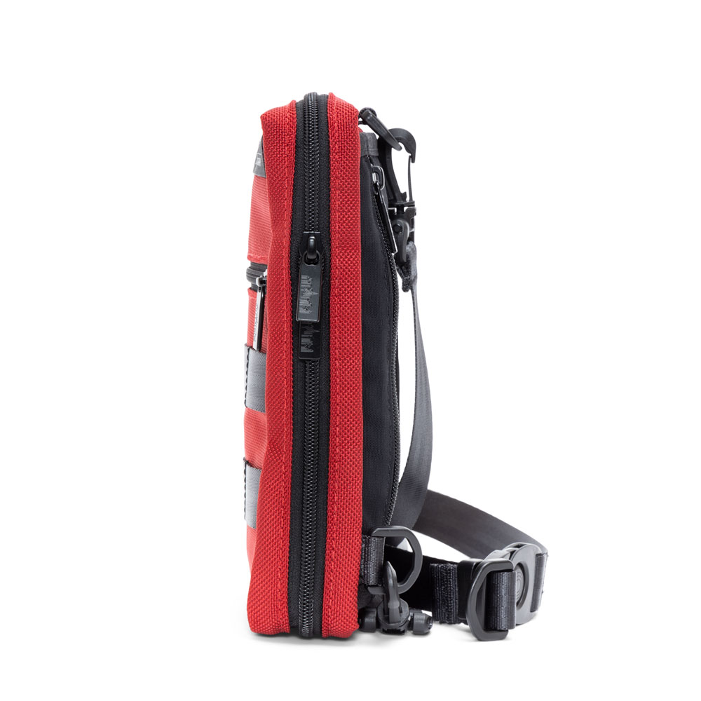 the bag i designed is now available in red, in case you need to have the swaggiest first aid kit for no reason. black is also restocked! save 20% with EDC20 at checkout go.everydaycarry.com/atlasv2