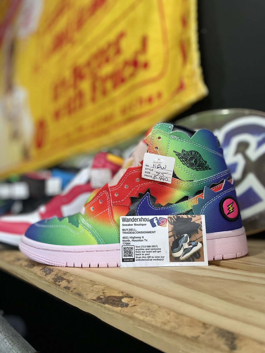 wanderxhou's tweet image. Jordan 1
J balvin
Size 7.5
Now available in store!
Dm or text 713-588-3927 for pricing!
We’re always accepting trades/size swaps!