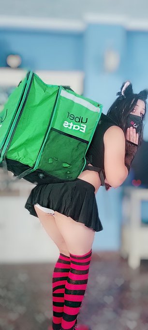 1 pic. Guess who needs to make some money
???♀???
Can i give you some "extra" services 
?????

Full Image