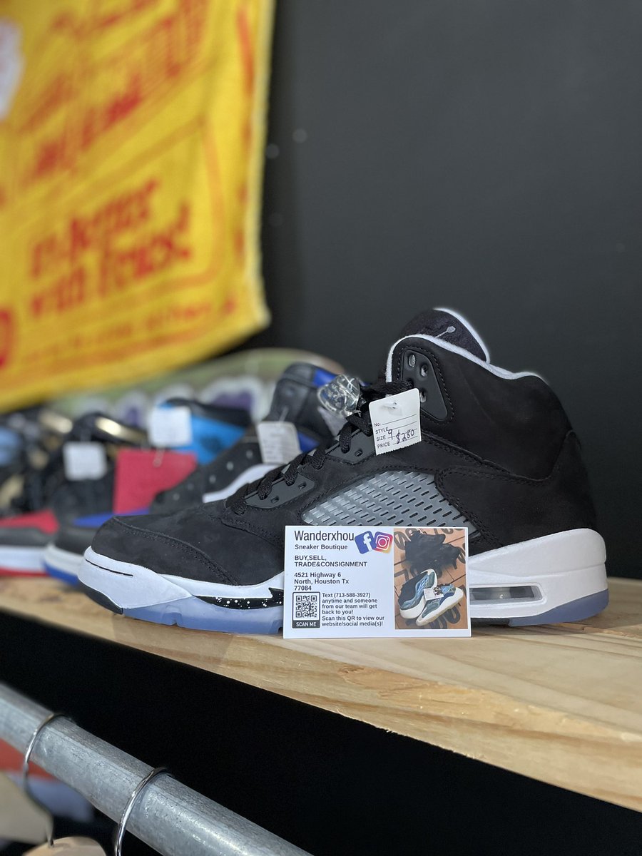 wanderxhou's tweet image. Jordan 5
Moonlight
Size(s):7/9
Now available in store!
Dm or text 713-588-3927 for pricing!
We’re always accepting trades/size swaps!