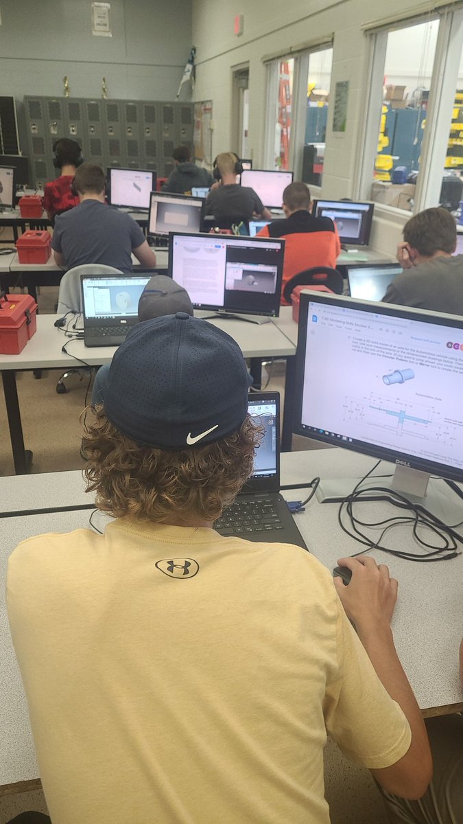 CAD modeling if full effect!  #futuredesigners #problemsolvers <a href="/LISDTECHCenter/">LISD TECH Center</a>