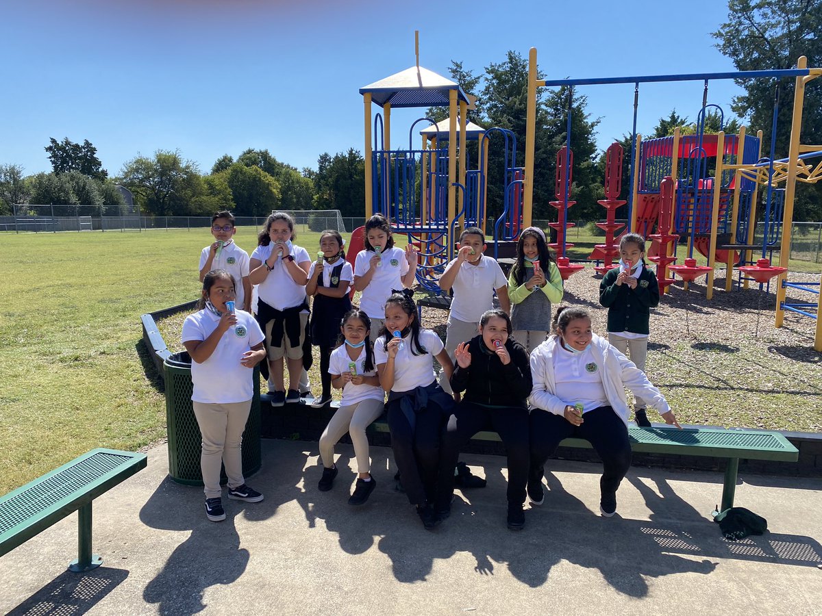 🍦🍦time to cool off after their common assessment <a href="/HBGonzalezPLA/">Henry B. Gonzalez PL Academy</a>