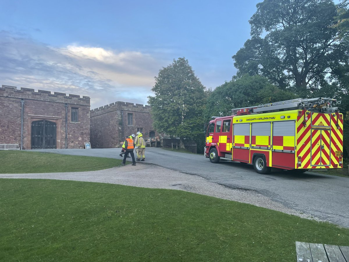 Craig Thomas (@craig_thomas111) on Twitter photo This evening we have a multi appliance ex #powiscastle testing our ops plans, good to have <a href="/shropsfire/">Shropshire Fire and Rescue Service</a> crews with us supporting our HVP. This evening we have a multi appliance ex #powiscastle testing our ops plans, good to have <a href="/shropsfire/">Shropshire Fire and Rescue Service</a> crews with us supporting our HVP.