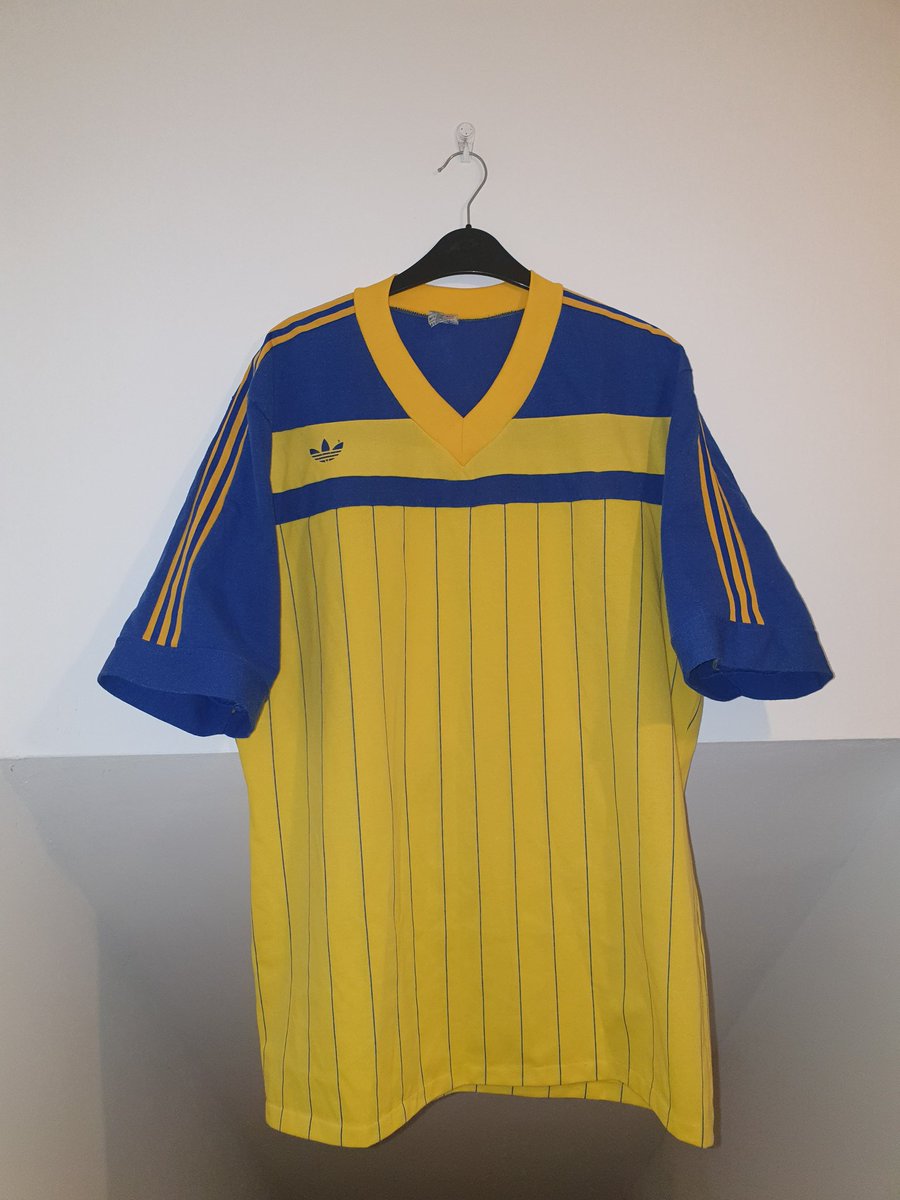 Grotesc86's tweet photo. Adidas ventex template!!!
I don't know if Sweeden ever had such a template shirt in 80s or 90s, however just looks amazing ! https://t.co/YI9ZWhCPxq
