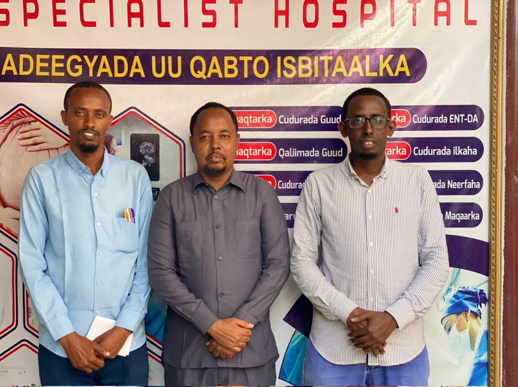 soomaliteachers's tweet photo. #Sabti 02 October 2021.
Gudoomiyaha Ururka Mucallimiinta Qaranka (SONUT) Ustaad Abdinasir Salaad mohamud iyo Agaasimaha Somali Syrian Hospital ayaa wada saxiiday heshiis (MoU). Si Macallimiinta Soomaaliyeed u helaan daryeel caafimaad.
#MoU.
#SSH_ SONUT. https://t.co/8aQGO1VccV