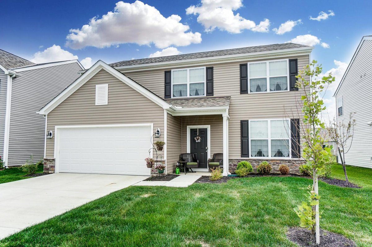 realtor614's tweet photo. Fall in love with this 4 BD/ 3 BA in Canal Winchester. Call, text or direct message me for more info.  https://t.co/xBE6KqctNx https://t.co/NXAn1MmOeS