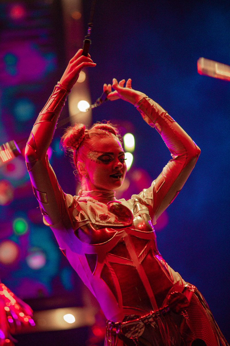 Dans etmek ayağın şiiridir. John Dryden
➡️ #fotoğraf
➡️ #photo
➡️ #fotoğrafçılık
➡️ #fotoğrafçı
➡️ #photography
➡️ #canon
➡️ #canontürkiye
➡️ #canon6dmarkıı
➡️ #türkiye
➡️ #alanya
➡️ #dans
➡️ #portre
➡️ #dance
➡️ #esneklik
➡️ #dans
➡️ #gösteri
➡️ #sahne
➡️ #ışık
➡️ #dancer